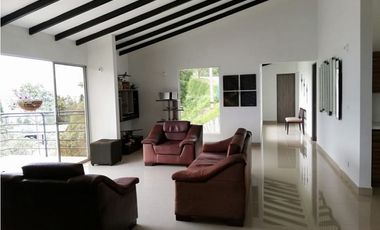 CASA CAMPESTRE EN VENTA, VARIANTE DE CALDAS