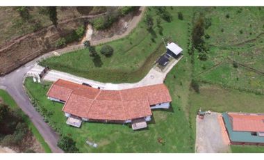 CASA CAMPESTRE EN VENTA, VARIANTE DE CALDAS