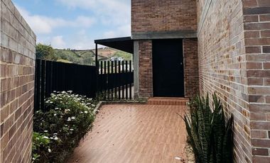 VENTA DE CASA EN CONDOMINIO VA SAN VICENTE, A 5 MIN DE LA AUTOPISTA
