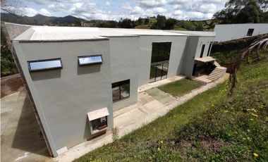 VENTA DE CASA EN CONDOMINIO VA SAN VICENTE, A 5 MIN DE LA AUTOPISTA