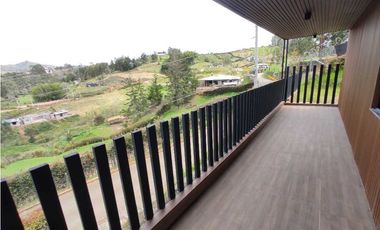 VENTA DE CASA EN CONDOMINIO VA SAN VICENTE, A 5 MIN DE LA AUTOPISTA