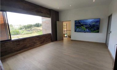 VENTA DE CASA EN CONDOMINIO VA SAN VICENTE, A 5 MIN DE LA AUTOPISTA