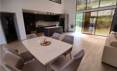 VENTA DE CASA EN CONDOMINIO VA SAN VICENTE, A 5 MIN DE LA AUTOPISTA