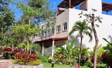 Casa de 3 Recámaras con Jardín Privado en Comunidad Residencial