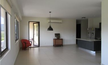 Venta de Apartamento River Valley con vista a las montañas