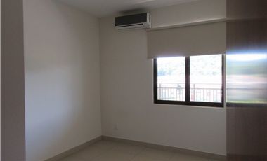 Venta de Apartamento River Valley con vista a las montañas