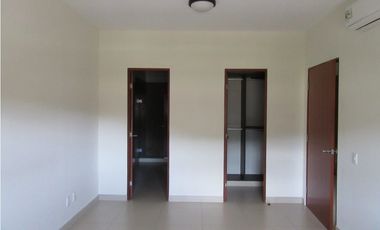 Venta de Apartamento River Valley con vista a las montañas