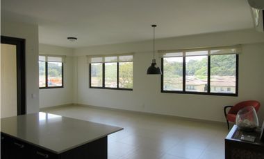 Venta de Apartamento River Valley con vista a las montañas