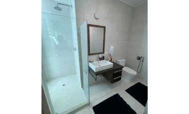 ALQUILER MODERNA CASA SAN FRANCISCO CON DISEÑO DE ALTURA NRR