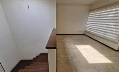 VENTA DE CASA EN FRACCIONAMIENTO BOSQUE DE LAS FUENTES EN CALIMAYA