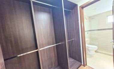 VENTA DE CASA EN FRACCIONAMIENTO BOSQUE DE LAS FUENTES EN CALIMAYA