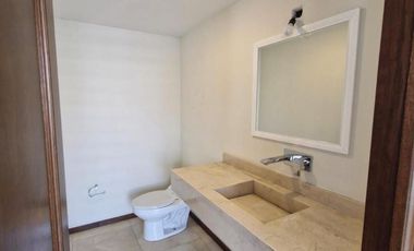 VENTA DE CASA EN FRACCIONAMIENTO BOSQUE DE LAS FUENTES EN CALIMAYA
