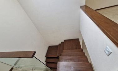 VENTA DE CASA EN FRACCIONAMIENTO BOSQUE DE LAS FUENTES EN CALIMAYA