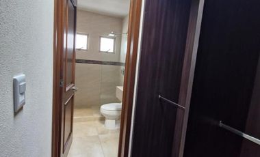 VENTA DE CASA EN FRACCIONAMIENTO BOSQUE DE LAS FUENTES EN CALIMAYA