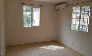 VENDO HERMOSO DUPLEX EN QUINTAS REAES(villa zaita)