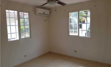 VENDO HERMOSO DUPLEX EN QUINTAS REAES(villa zaita)