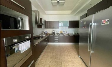 VENDO PENTHOUSE DUPLEX TITANIUM COSTA DEL ESTE