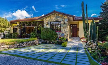 VENTA HERMOSA CASA BOQUETE - LOS NARANJOS