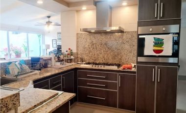 VENTA HERMOSA CASA EN ALTOS DE PANAM