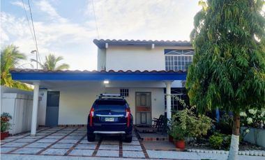 VENTA HERMOSA CASA EN ALTOS DE PANAM