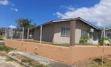 VENTA CASA ESQUINERA -  QUINTAS DEL PACFICO - CHORRERA