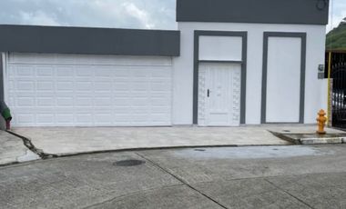 ALQUILER CASA ALTOS DE PANAM- AMOBLADO