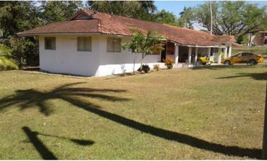 ALQUILO CASA EN HOWARD LINEA BLANCA