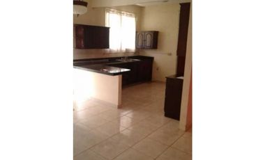 ALQUILO CASA EN HOWARD LINEA BLANCA