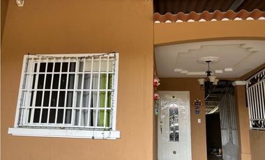 VENTA O ALQUILER DE CASA EN SAN ANTINIO- ALTOS DE LA PRADERAS