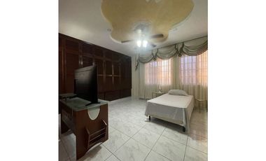 EL BOSQUE/ RESIDENCIAL EL DORAL \VENTA DE CASA