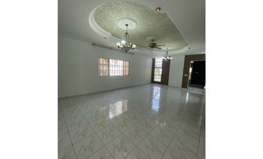 EL BOSQUE/ RESIDENCIAL EL DORAL \VENTA DE CASA