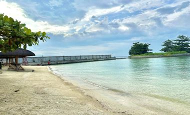 For rent Executive Studio Unit with Balcony & Ocean View, Samal Beach Resort