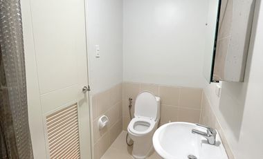 1BR, 1 Bathroom Condo Unit For Rent near SM City Davao w/ Balcony and Ocean View