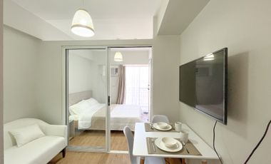 1BR, 1 Bathroom Condo Unit For Rent near SM City Davao w/ Balcony and Ocean View
