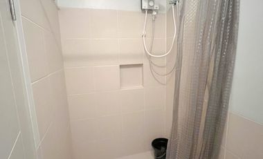 1BR, 1 bathroom Condo with balcony and ocean view for rent in Davao