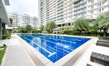 1BR, 1 bathroom Condo with balcony and ocean view for rent in Davao