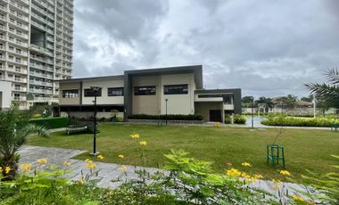 1BR, 1 bathroom Condo with balcony and ocean view for rent in Davao