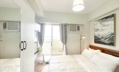1BR, 1 bathroom Condo with balcony and ocean view for rent in Davao