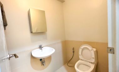 1BR, 1 bathroom Condo with balcony and ocean view for rent in Davao