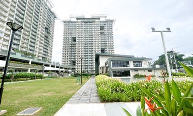 1BR, 1 bathroom Condo with balcony and ocean view for rent in Davao
