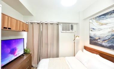 1BR, 1 bathroom Condo with balcony and ocean view for rent in Davao