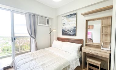 1BR, 1 bathroom Condo with balcony and ocean view for rent in Davao