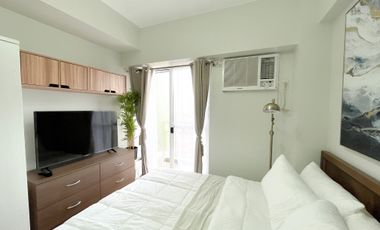 1BR, 1 bathroom Condo with balcony and ocean view for rent in Davao