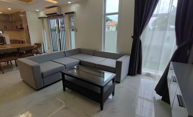 Almost New, Modern Contemporary Home for Sale!