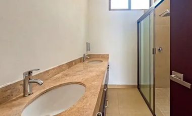 Casa en venta en Conkal con piscina y acabados de lujo