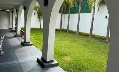 ESPECTACULAR INVERSIÓN CASA A MINUTOS DE C.U , BLVD VALSEQUILLO Y LAS TORRES