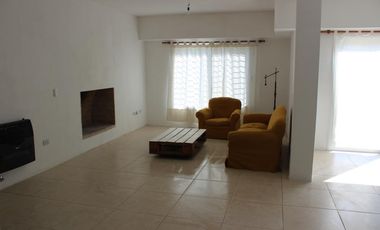 Casa en alquiler Zona La Bota al 800 Benavidez