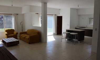 Casa en alquiler Zona La Bota al 800 Benavidez
