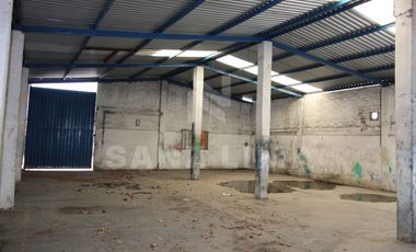 Barrio de El Zapote: Propiedad para desarrollo inmobiliario o bodega.