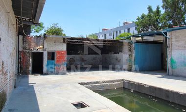 Barrio de El Zapote: Propiedad para desarrollo inmobiliario o bodega.